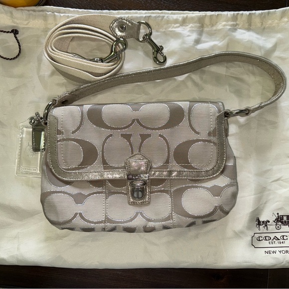Coach clutch/ crossbody - Picture 1 of 7
